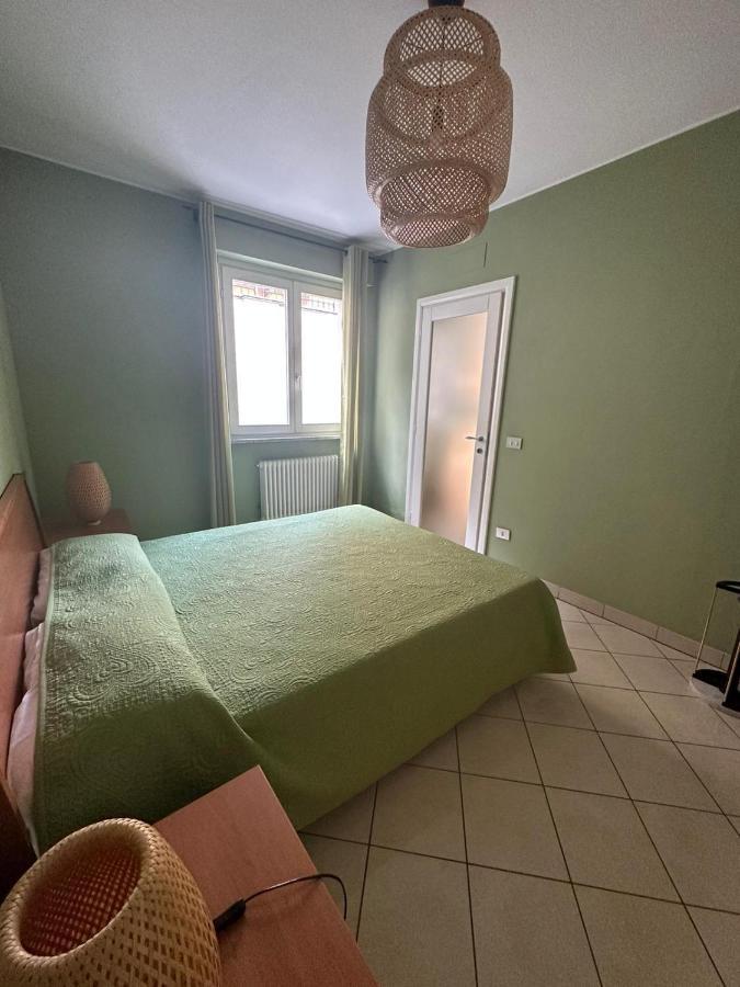 Appartamento Per 4 Persone In Centro Alba Alba  Luaran gambar