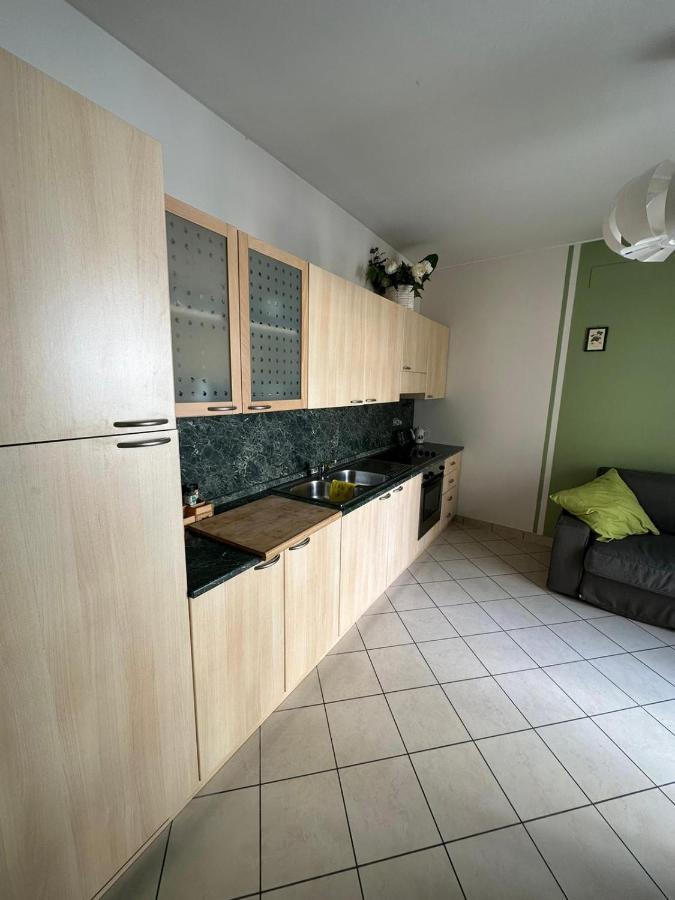 Appartamento Per 4 Persone In Centro Alba Alba  Luaran gambar
